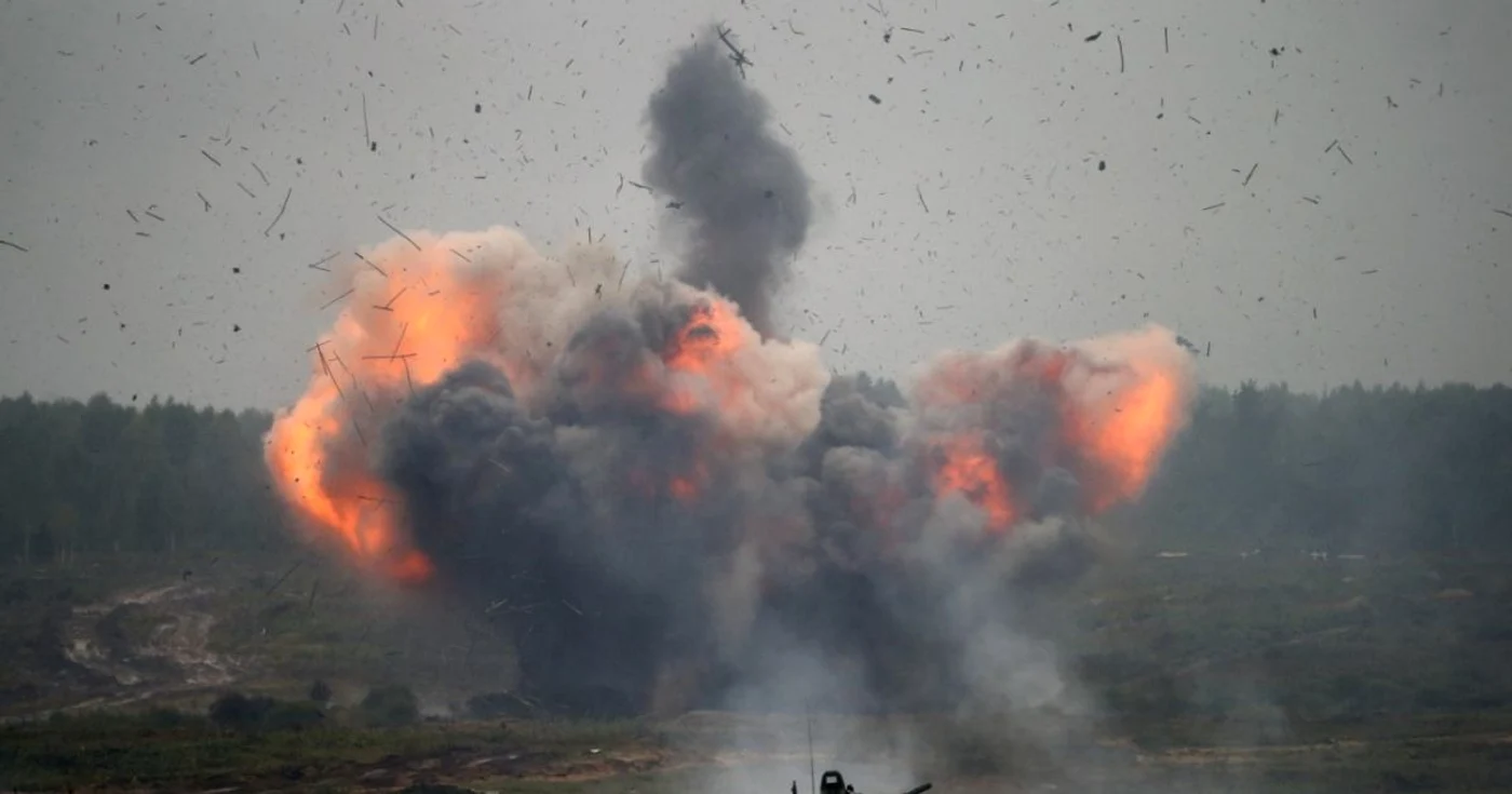 Proiectile explodează în timpul exerciţiilor militare strategice comune Rusia Belarus Zapad 2017 lângă Borysow în Belarus FOTO EPA EFE Tatiana Zenkovich