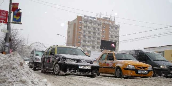 Cu noua substanţă, maşinile nu vor mai rămâne blocate în trafic