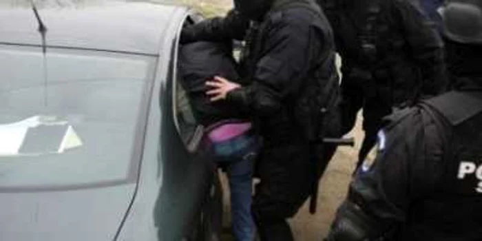 Actiunea de prindere a traficanţilor de migranţi a fost organizată de ofiţerii DIICOT