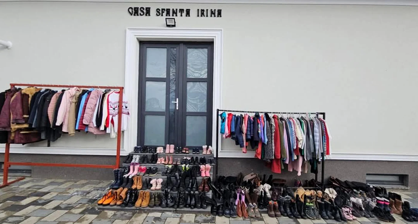Haine și încălțăminte gata pentru donație FOTO Ana Maria Macuc