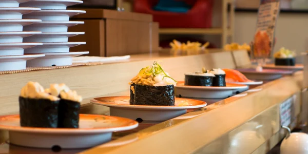 Sushi restaurant Foto shutterstock 780587761 jpg