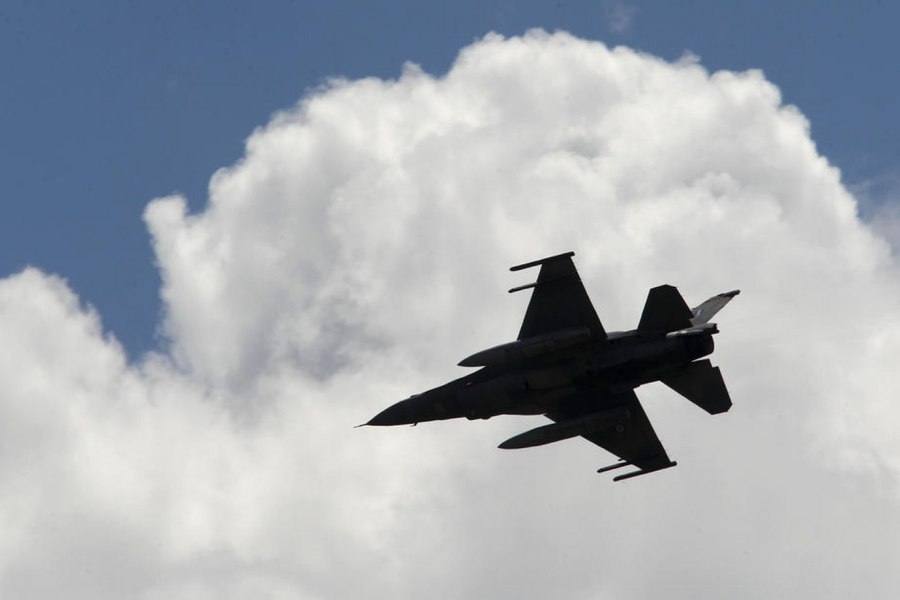 Exporturile de armament ale Franţei au atins un nivel record în 2022 graţie avioanelor Rafale