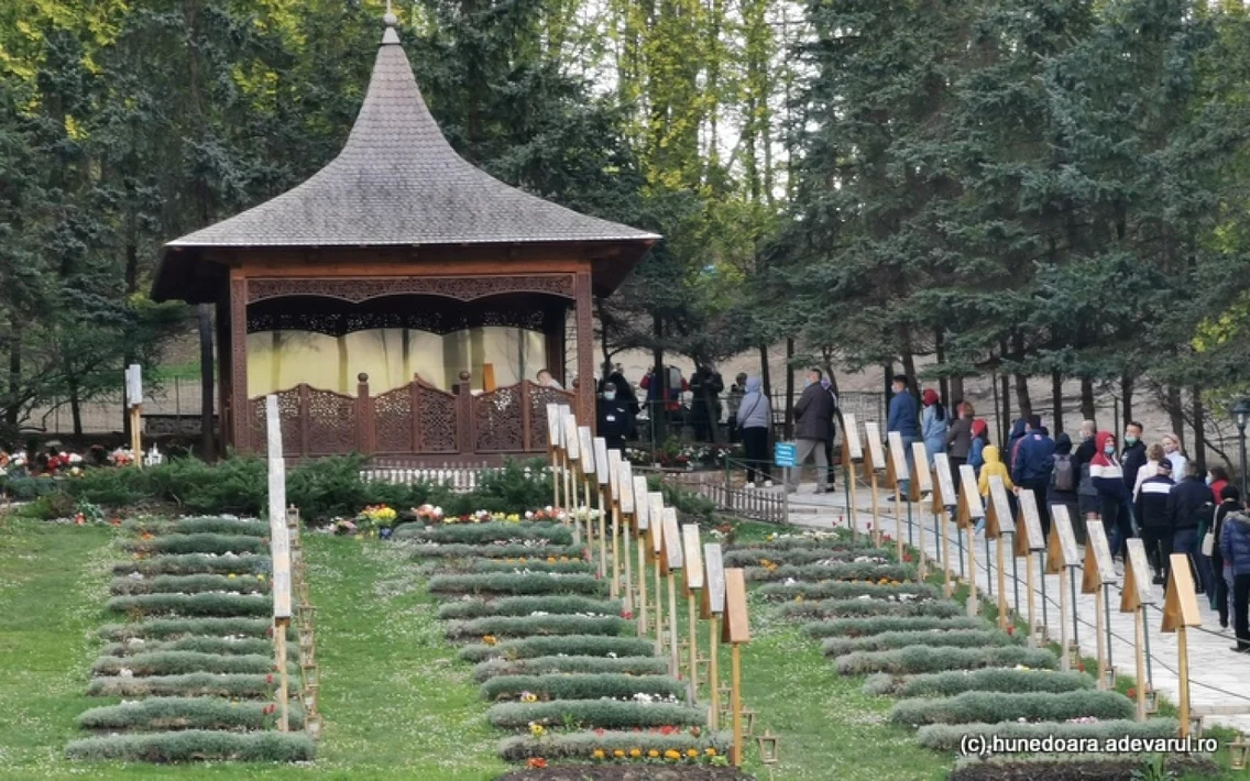 manastiea prislop de paste foto daniel guta adevarul