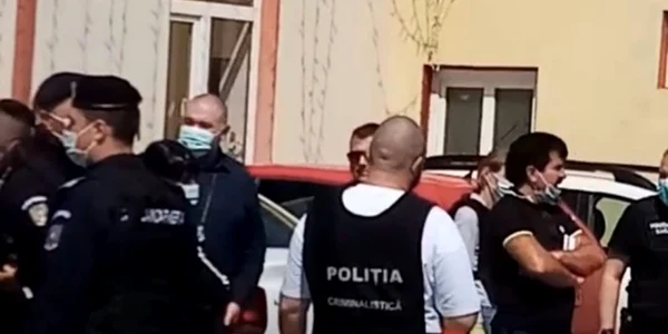 Marin Voicu flancat de poliţişti în timpul perchezitiilor într-un dosar de frauda electorala