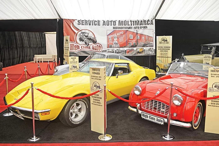 Mercedes Benz 540 K Cabriolet, fabricat în 1937, arată impecabil şi la interior, şi la exterior