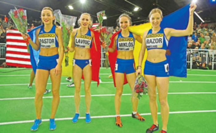 Ștafeta României, formată din Adelina Pastor, Mirela Lavric, Andrea Mijlos și Bianca Răzor, a luat bronzul la Campionatul Mondial de sală de la Portland