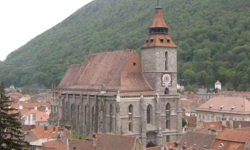 Recordurile Bisericii Negre din Braşov: cel mai vizitat lăcaş de cult, cel mai mare din Europa de Est şi cel mai fotografiat obiectiv turistic al României jpeg