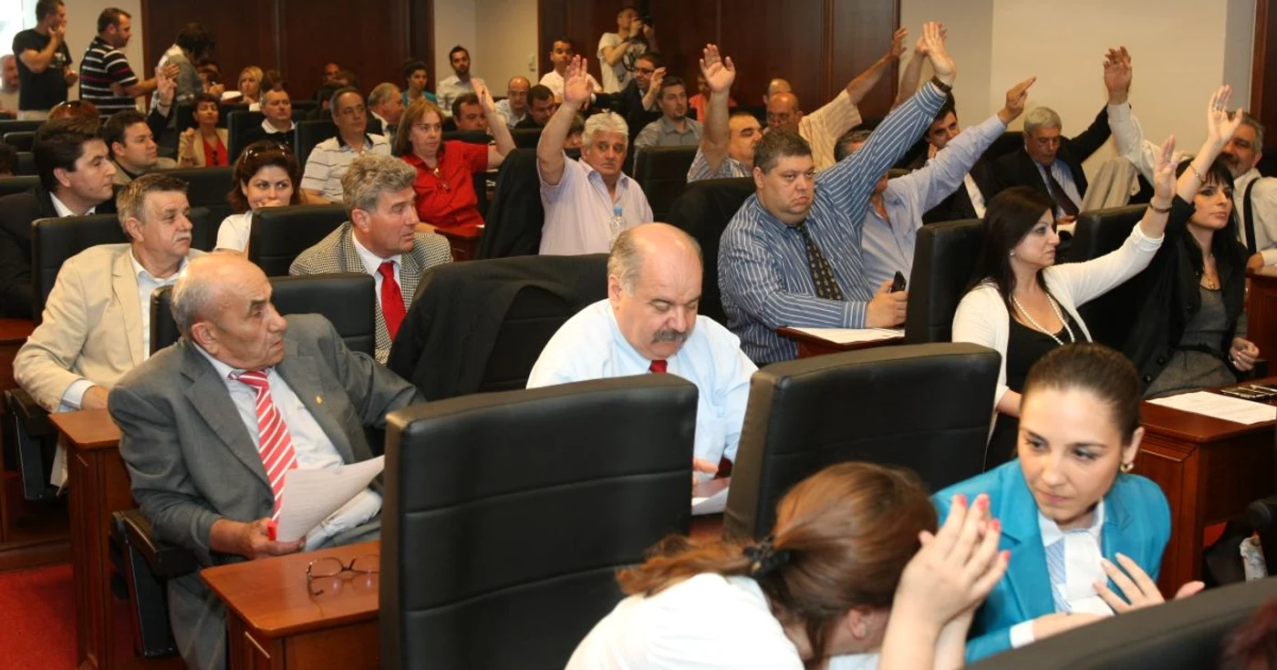 Vineri are loc Şedinţa de Consiliu General al Capitalei convocat de primarul Oprescu pentru a primi aprobarea organizării unui referendum consultativ pe tema eutanasierii câinilor fără stăpân FOTO Adevărul
