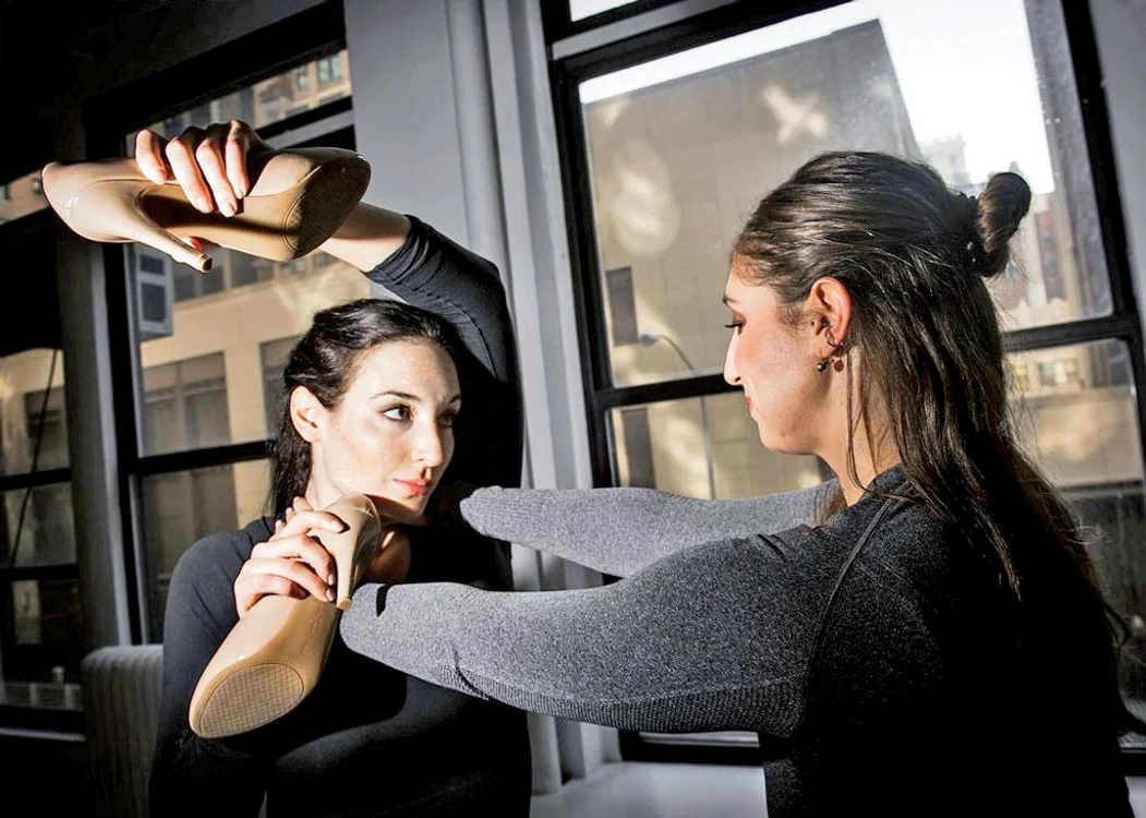 Lupta cu pantofii a fost inventată de balerina, Avital Zeisler, din New York 
