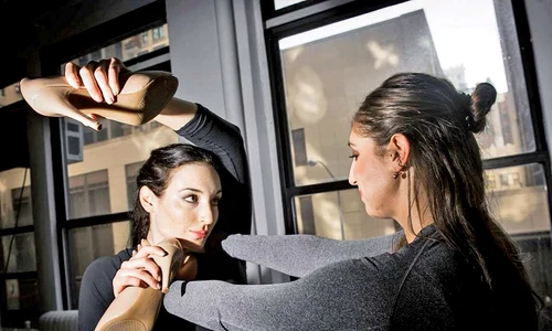 Lupta cu pantofii a fost inventată de balerina, Avital Zeisler, din New York  jpeg