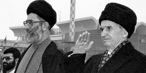 Ali Khamenei Ceausescu foto X Roh Yakobi jpg