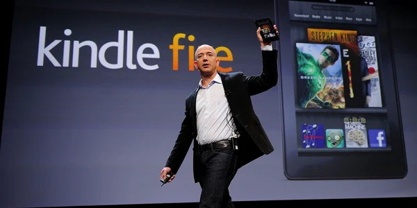 Jeff Bezos, şeful Amazon, la prezentarea Kindle Fire