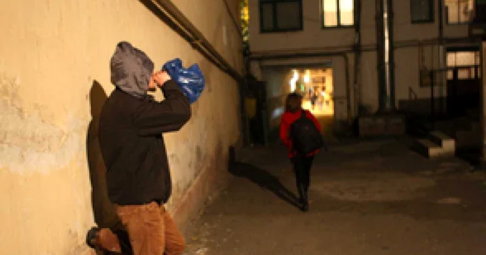 Suceava: Elevii, terorizaţi de beţivi lângă şcoli