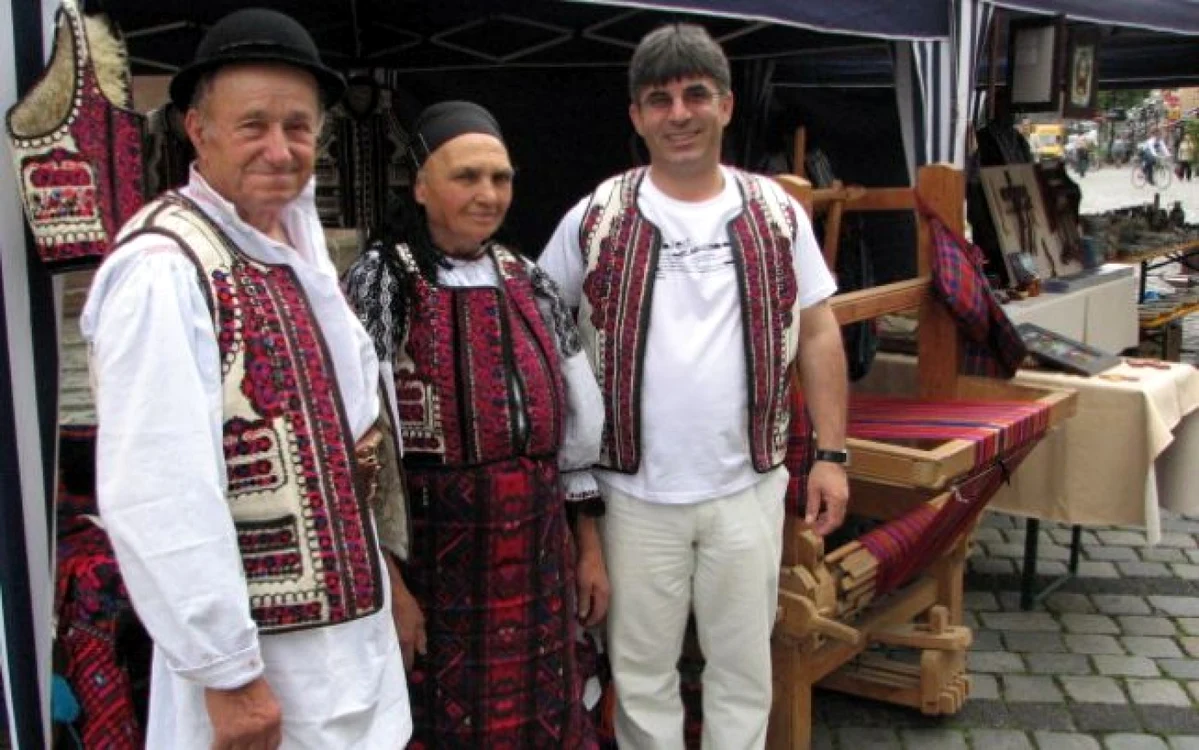 Numele Braşovului se aude şi peste hotare datorită a trei români excepţionali