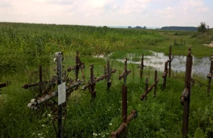 Nu mai puţin de 48 de oameni au murit, cei mai mulţi înecaţi şi nu în urma impactului.