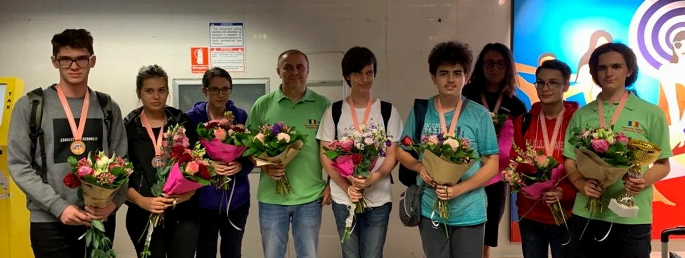 
    Echipa României a obținut opt premii la Olimpiada Internaţională din RusiaFOTO: MEN  