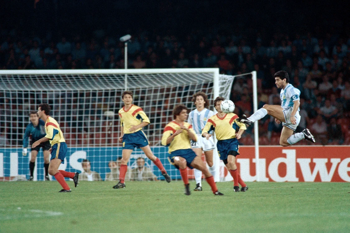 Fază de atac a Argentinei la poarta României în 1990