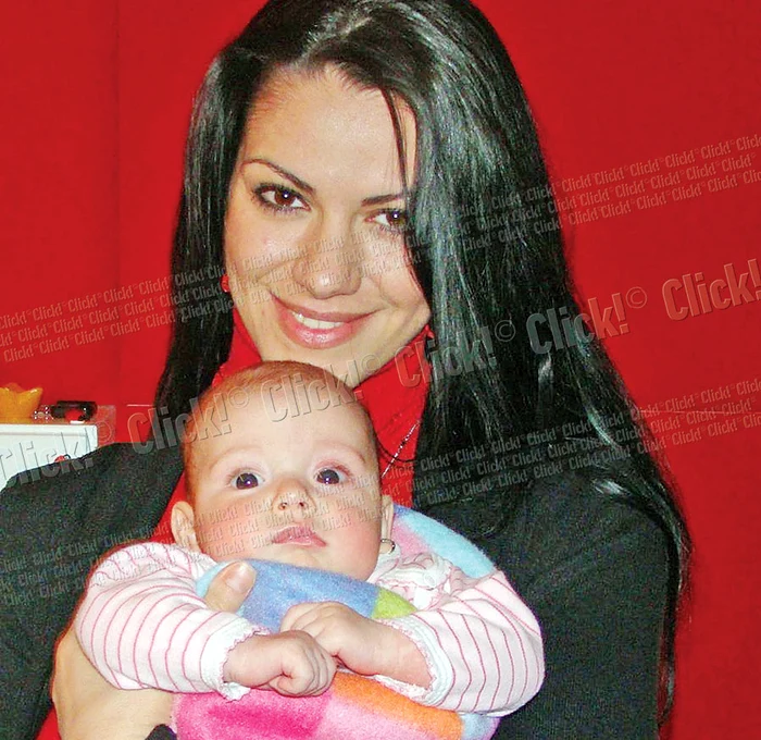 Fostul manechin  Raluca Petrică  îşi adoră copilul  şi-i asigură  tot confortul