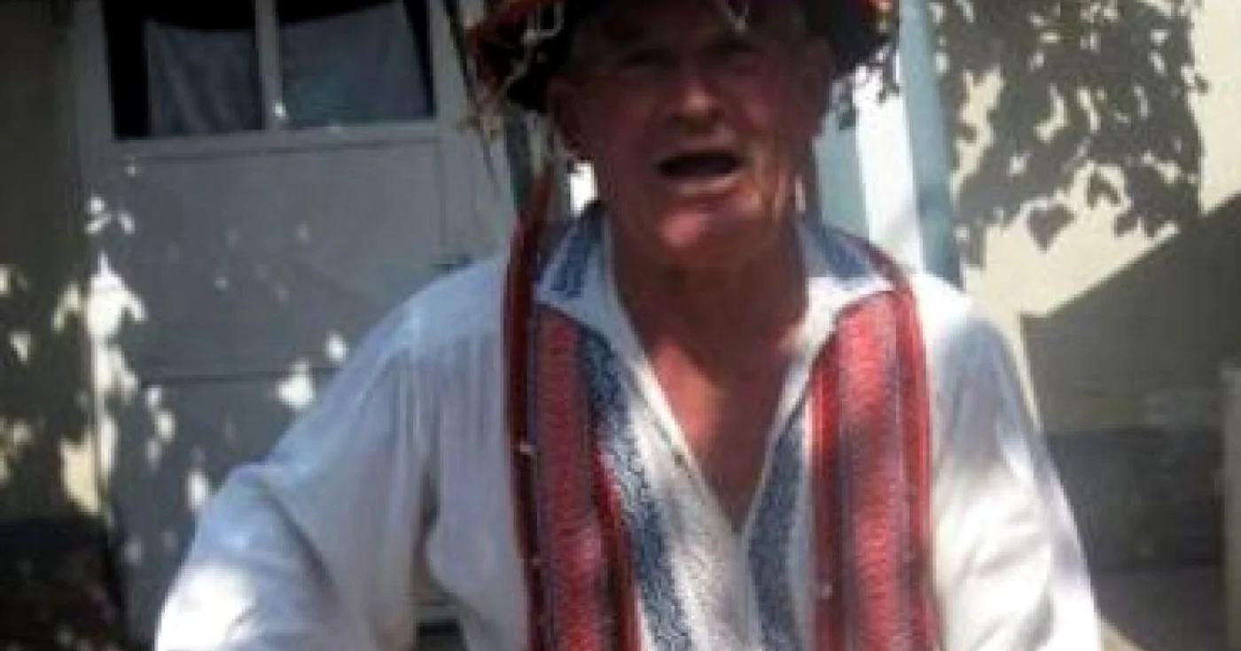 Slatina: Marin Păunel dansează căluşul de 50 de ani