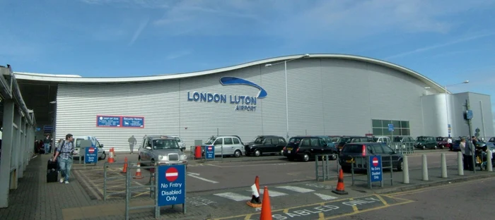 Zborurile au fost suspendate pe aeroportul Luton din Londra FOTO Wikipedia