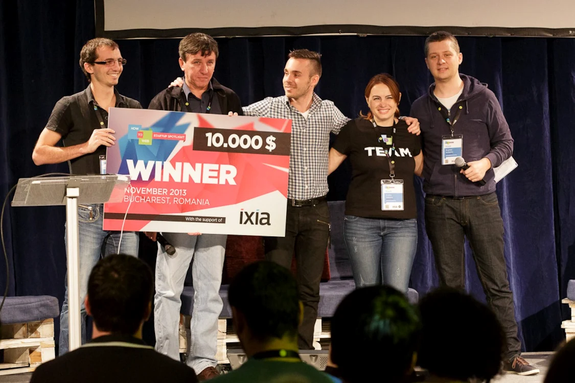 Smart Hand au castigat un premiu de 10.000 de dolari in competitia Startup Spotlight