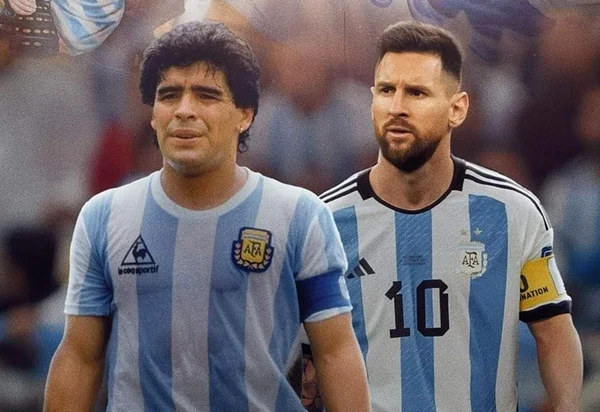 Maradona și Messi, două genii pe terenul de fotbal.
