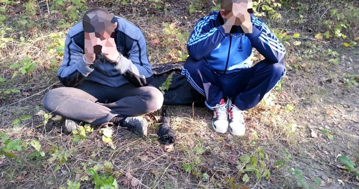 Una din persoanele reţinute are doar 14 ani. FOTO border.gov.md