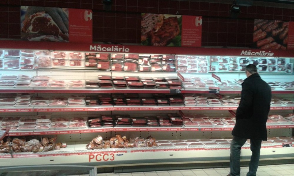 Îndemnul lui Călin Georgescu de boicotare a hipermarketurilor ar putea îngropa industria alimentară din România. „O să-l ținem minte!”