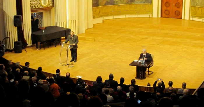 Andrei Pleşu la Cluj-Napoca, în sala Auditorium Maximum a UBB, alături de Radu Preda FOTO: Florina Pop