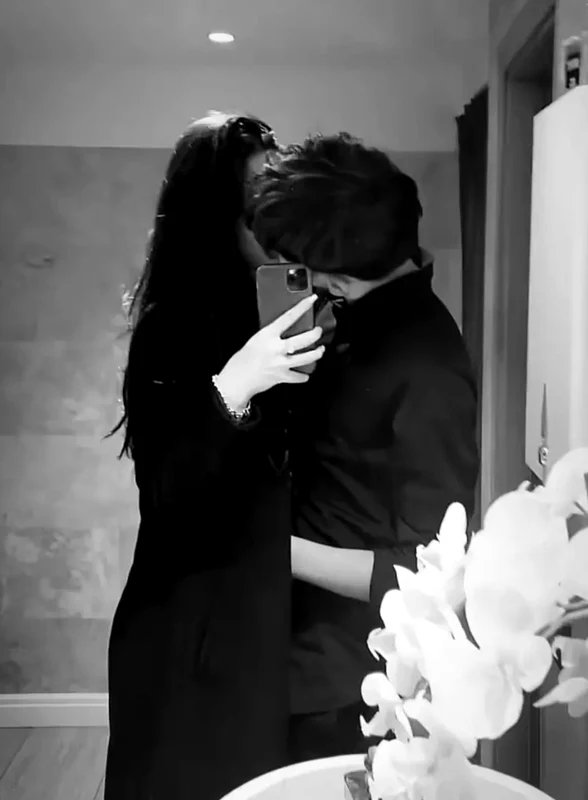 Ana Violeta, sărut