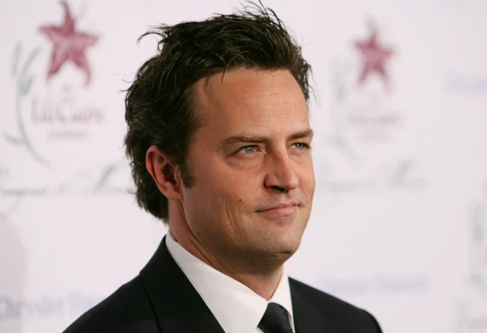 Actorul Matthew Perry, cunoscut pentru interpretarea personajului Chandler Bing în serialul Friends.