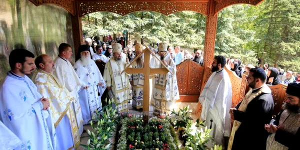 manastirea prislop foto episcopia devei si hunedoarei