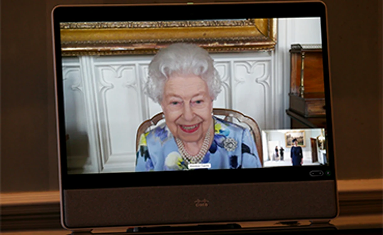 
    Prima apariţieîn public: Regina Elisabeta a II-a a ţinut o conferinţă video cu ambasadorii Foto: Profimedia  