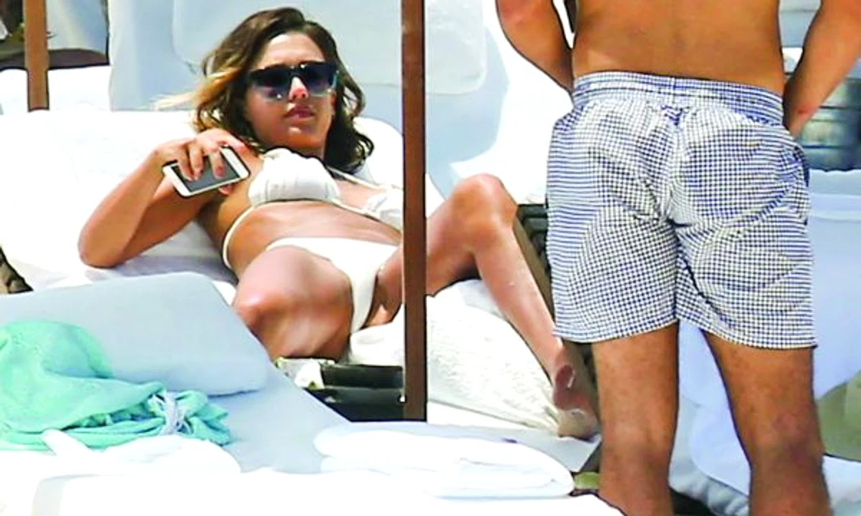 Jessica Alba s-a distrat la plajăFoto Hepta