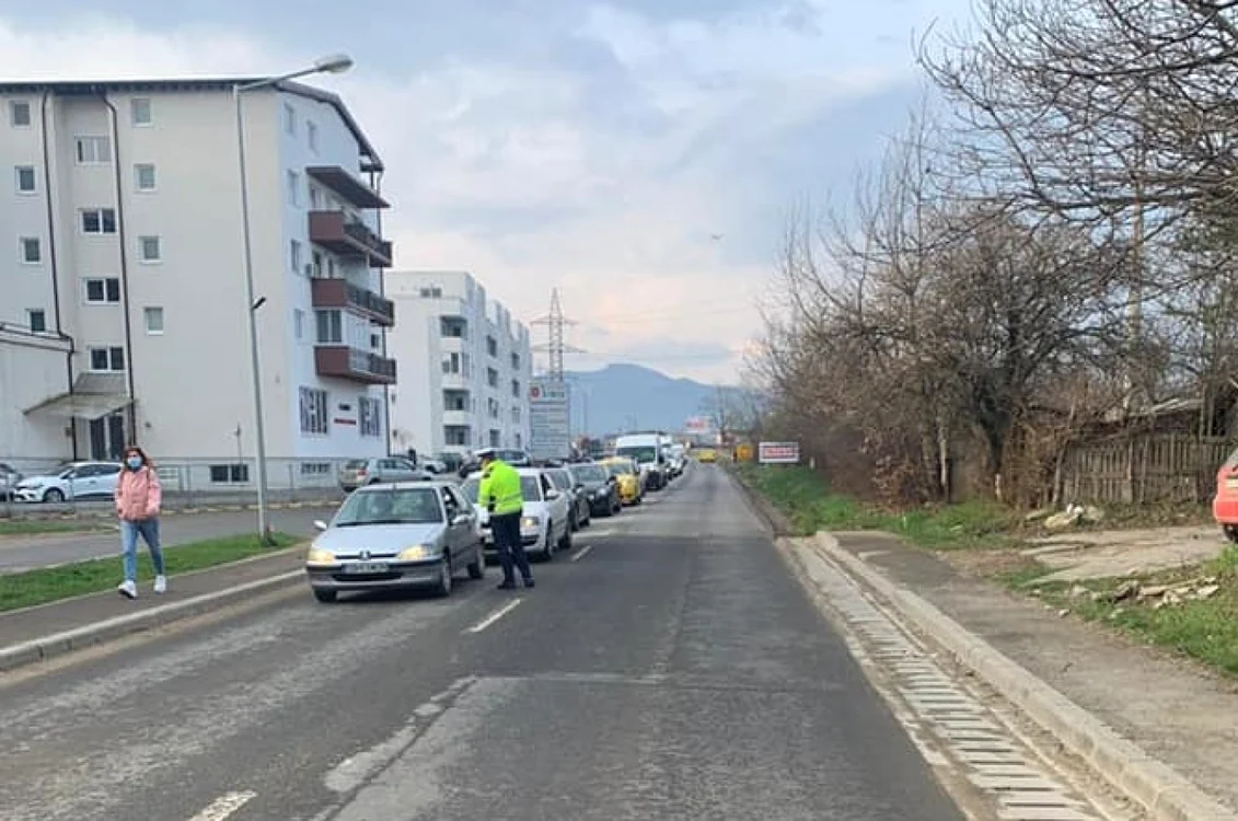 Filtru de poliţie la ieşire din Cisnădie - Sibiu oraş aflat în carantină Foto Poliţia Sibiu