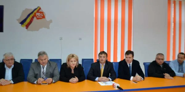 Conducerea ACL Bacău le promite tinerilor să le facă loc la conducere FOTO Mircea Merticariu