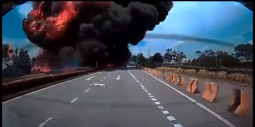 momentul în care avionul din Malaezia s a prăbușit FOTO Captură Video png