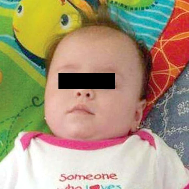 Oana nu îşi poate 'ine bebeluşul în braţe din cauza operaţiilor suferite 