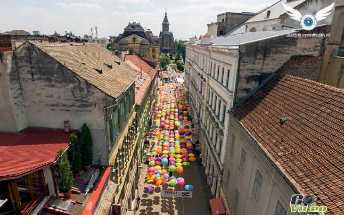 Spectacol de lumini pe strada Alba Iulia din Timişoara FOTO eye in the sky