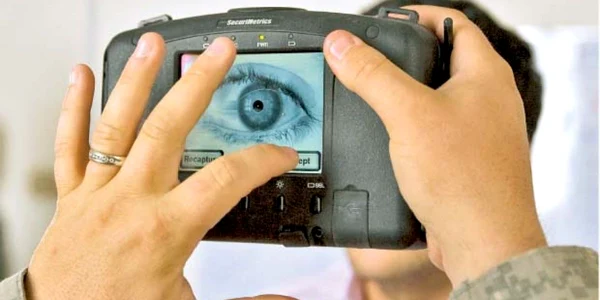 Computerele şi ATM-urile vor identifica utilizatorii după „amprenta“ retinei   