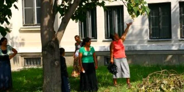 Slatina: Familiile celor arestaţi au ameninţat că îşi dau foc