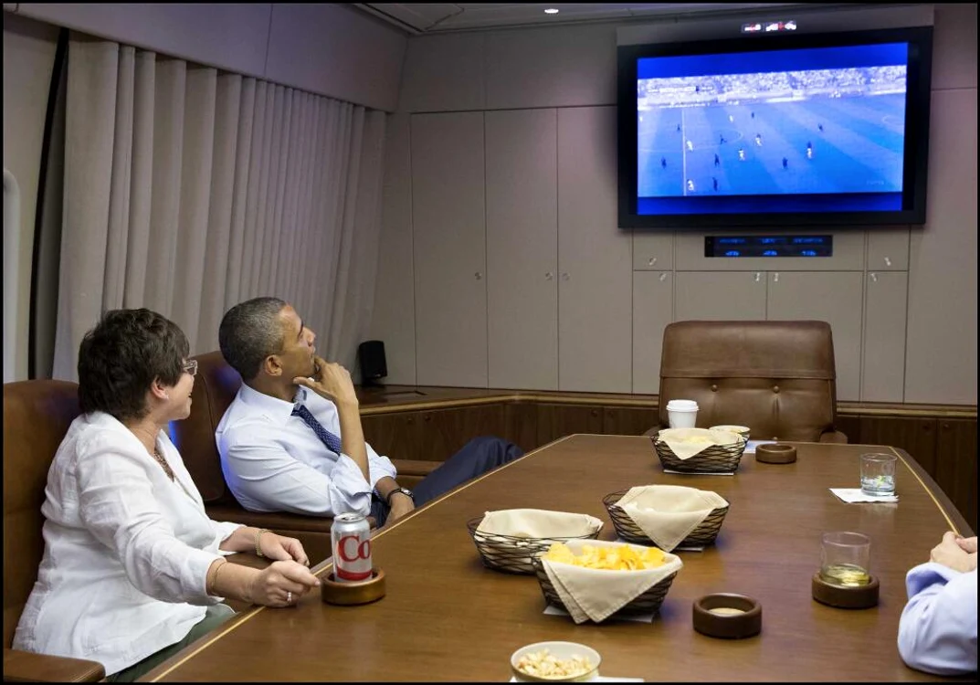 
    Barack Obama şi-a felicitat public jucătorii şi pe antrenorul neamţ, Jurgen Klinsmann  