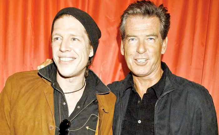 Chris Brosnan şi tatăl său, Pierce Brosnan, în 2007, pe vremea când erau foarte apropiaţiFoto: Profimedia