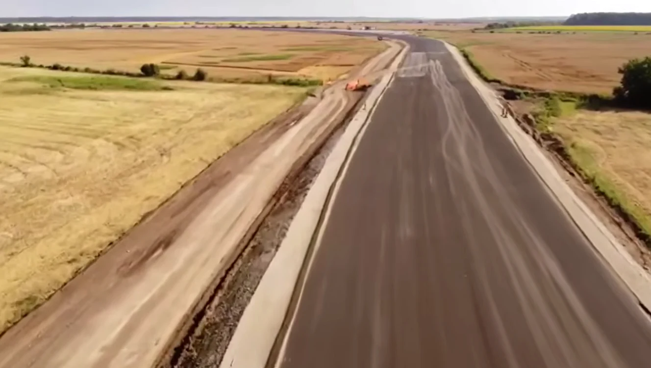 Vești bune pentru șoferi. Au început asfaltările pe Centura Buftea/ captura video Youtube