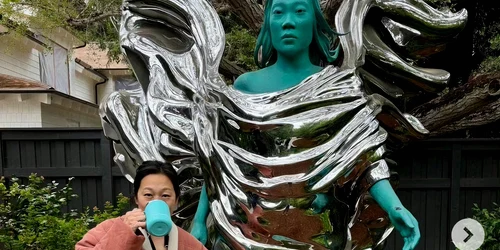 statuie sotie mark zuckerberg jpeg