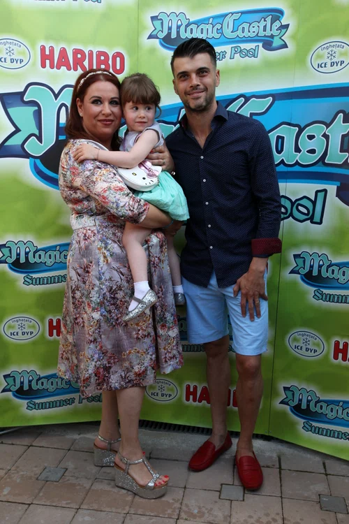 Oana Roman, Marius Elisei și fiica lor, Isabela