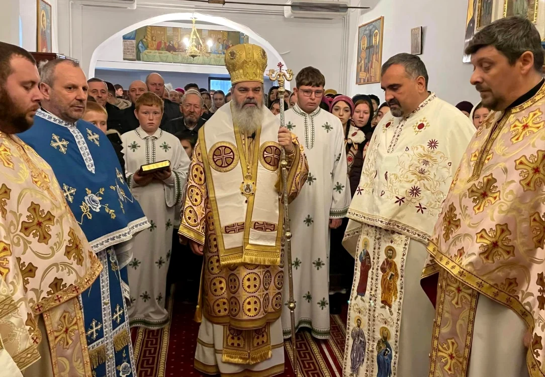Mai mulți preoți ar fi fost îndemnați de superiori să achiziționeze veșminte preoțești de protocol.