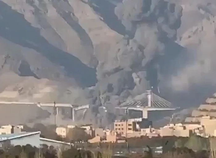 Imagine cu ”cel mai mare pod din Iran” distrus  FOTO: captură video Truth Social Donald Trump