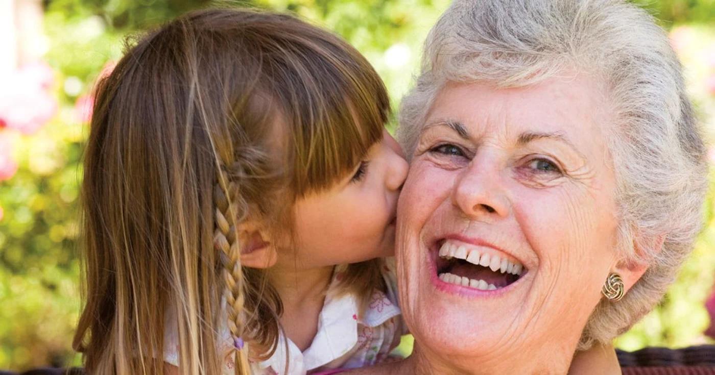 E bine să stabileşti de comun acord cu mama ta nişte reguli de bază, pe care să le respecte atât ea, cât şi prichindeii tăi