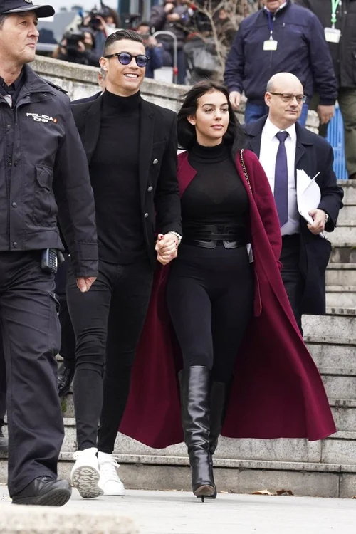 Cristiano Ronaldo a venit cu iubita la tribunal